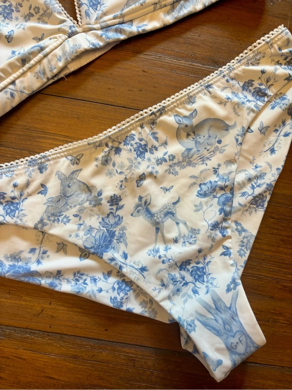 NWT Frankie’s bikinis x Gigi HADID blue toile fawn bikini set